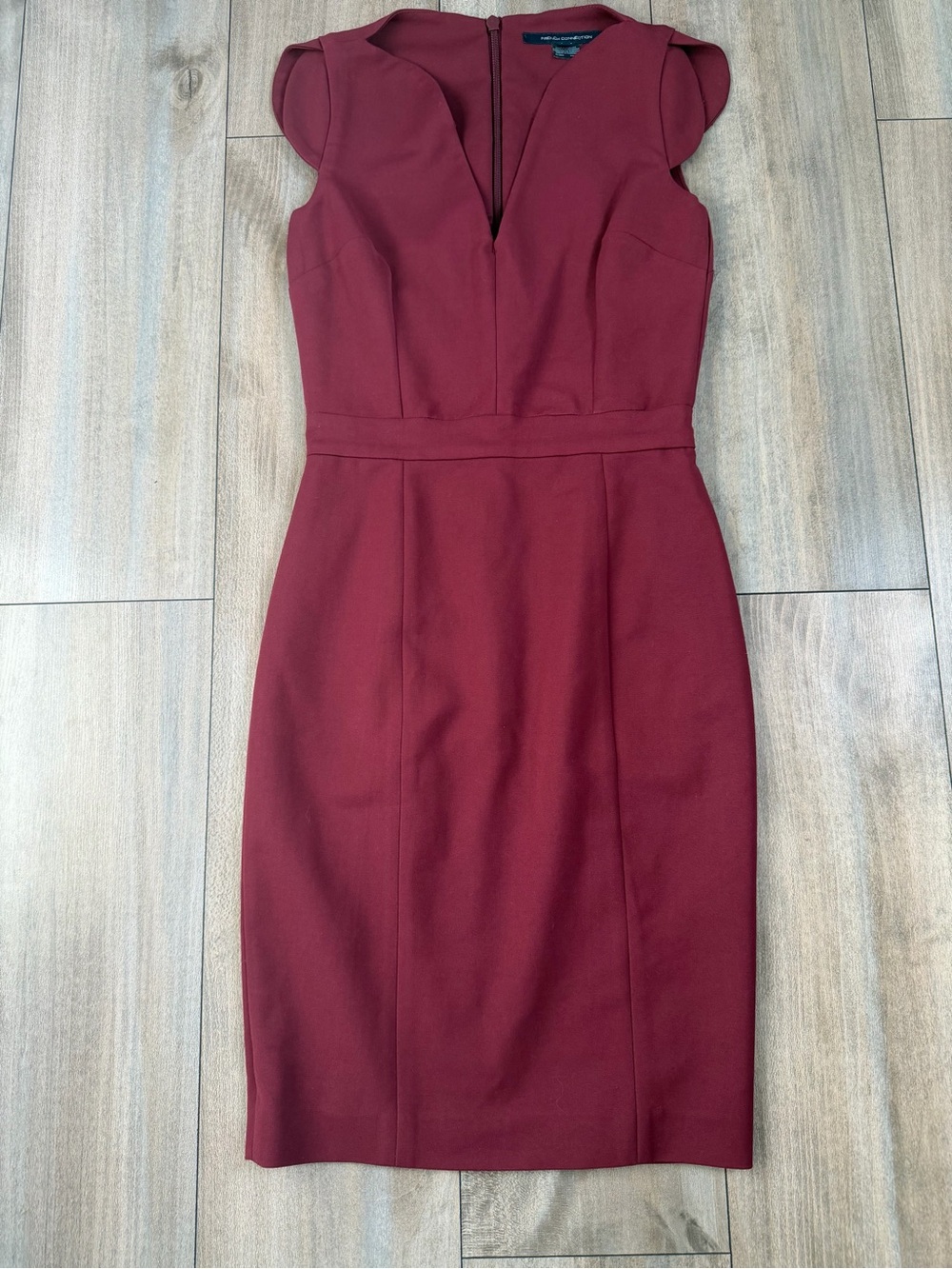 French Connection Burgundy Cap‑Sleeve V‑Neck Sheath Dress